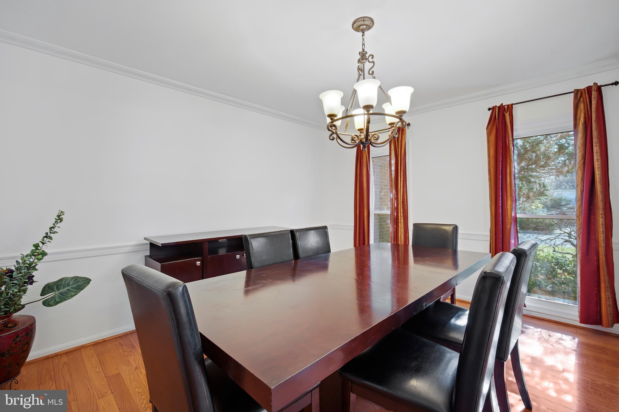 310 Opera Court Silver Spring, MD 20901 - Photo 18 of 48 FORMAL DINING ROOM