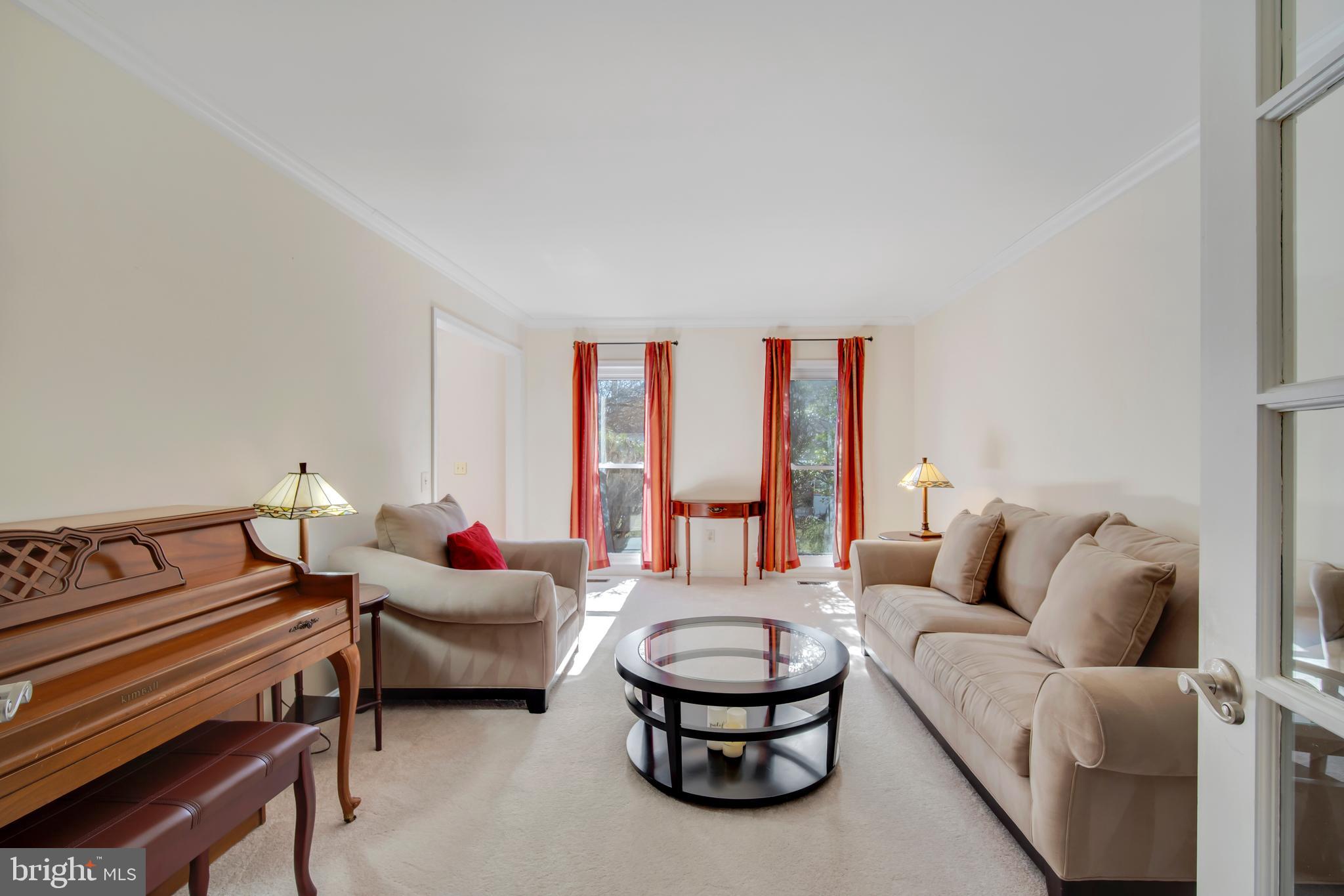 310 Opera Court Silver Spring, MD 20901 - Photo 20 of 48 FORMAL LIVING ROOOM