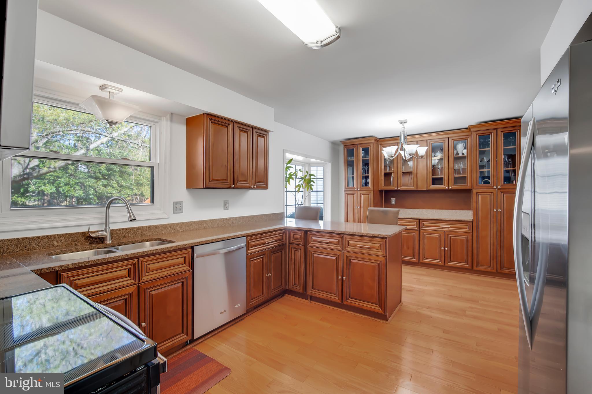 310 Opera Court Silver Spring, MD 20901 - Photo 7 of 48 BEAUTIFUL KITCHEN