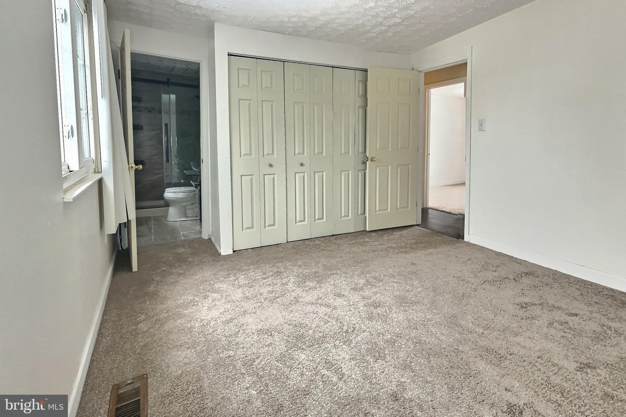 6106 Clinton Way Clinton, MD 20735 - Photo 11 of 35 Master bedroom