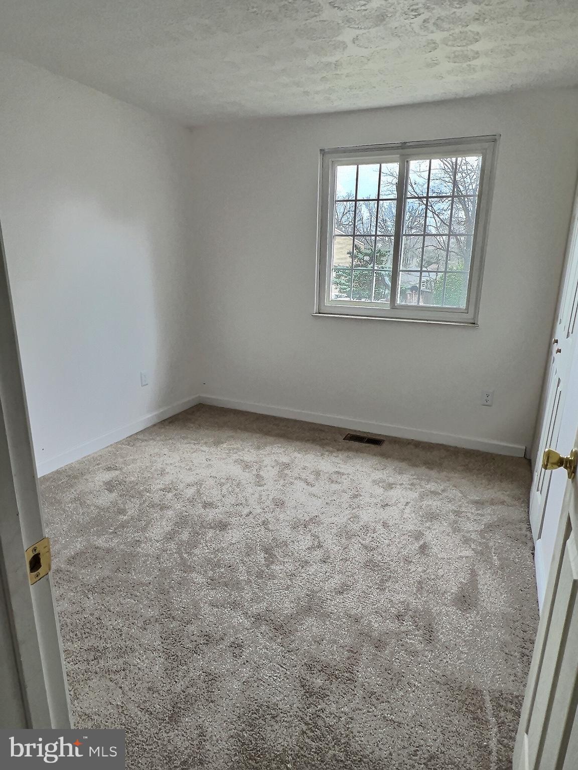 6106 Clinton Way Clinton, MD 20735 - Photo 15 of 35 Second bedroom