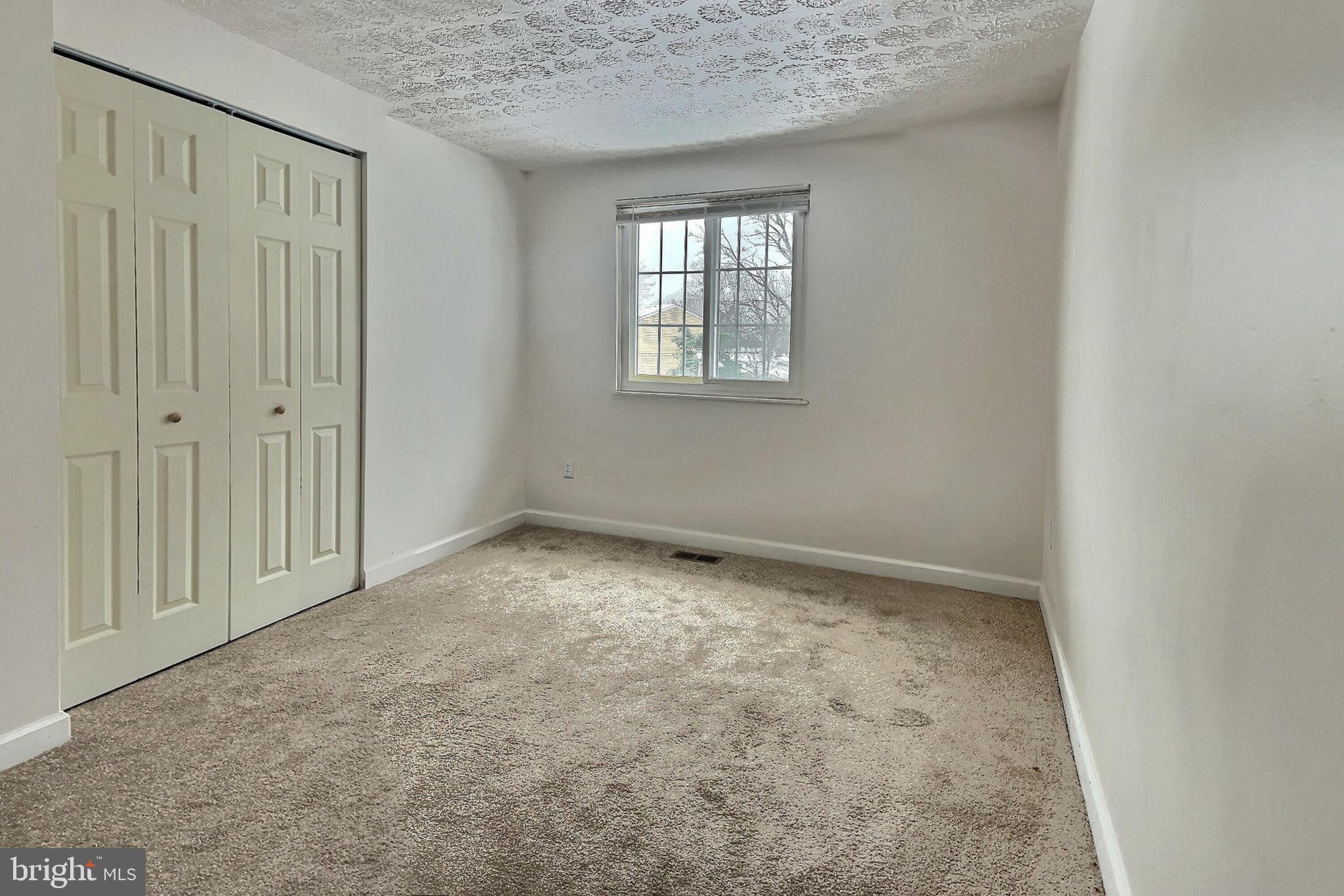 6106 Clinton Way Clinton, MD 20735 - Photo 16 of 35 Third bedroom