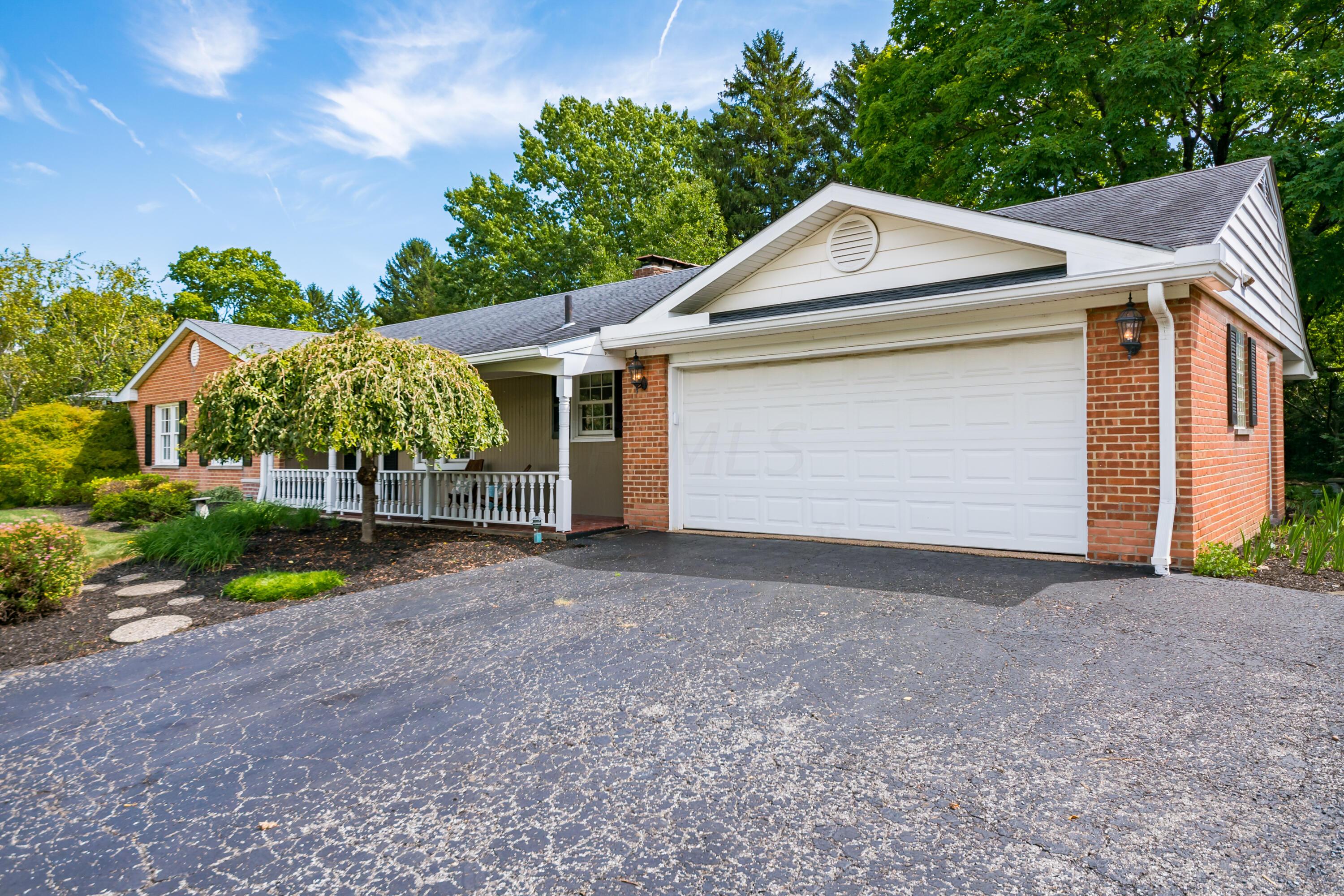 2591 Middlesex Road Columbus, OH 43220 - Photo 5 of 39 002_2de62_L 2591 Middlesex009
