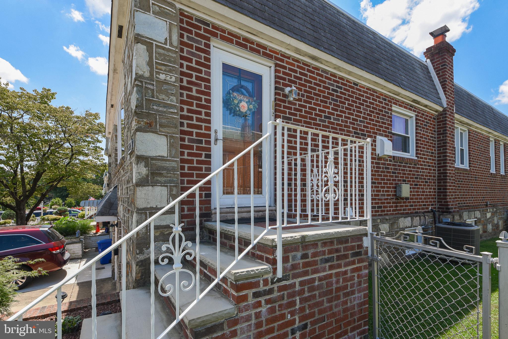 1126 Medway Road Philadelphia, PA 19115 - Photo 4 of 33