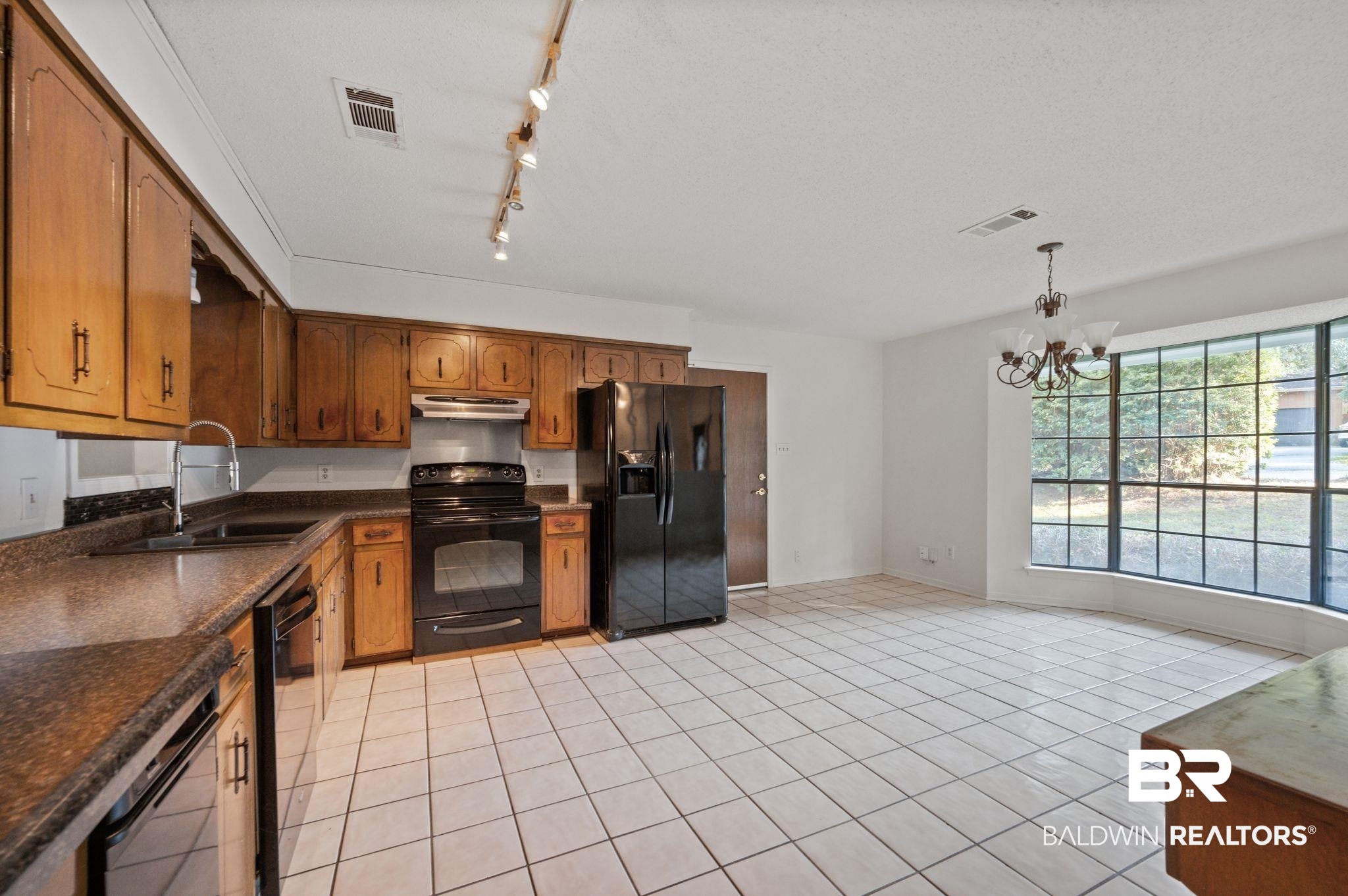 101 Cameron Circle Daphne, AL 36526 - Photo 4 of 39