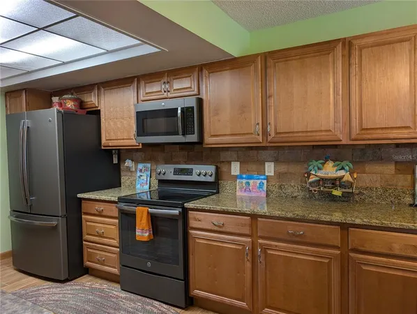 $375,000 | 9204 36th Way North, Unit 6, Pinellas Park, FL 33782