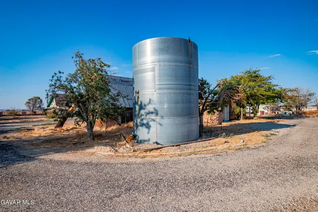 $959,000 | 4636 Avenue H E Lancaster Ca East, Lancaster, CA 93535