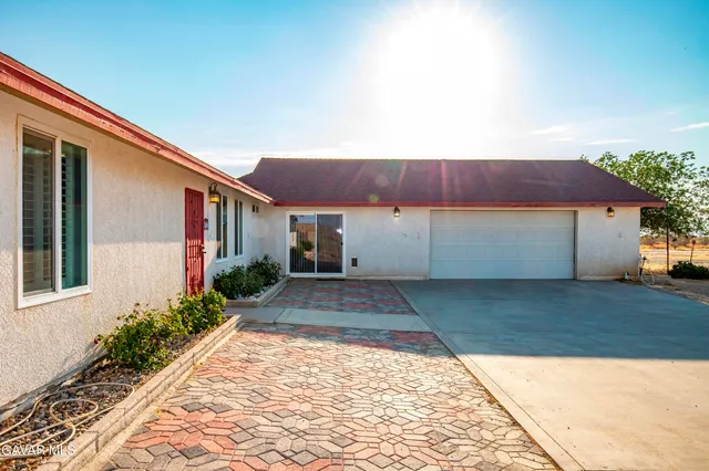 $959,000 | 4636 Avenue H E Lancaster Ca East, Lancaster, CA 93535