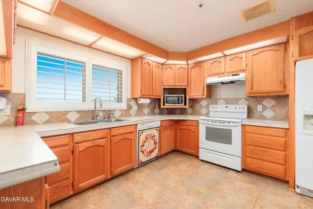 $959,000 | 4636 Avenue H E Lancaster Ca East, Lancaster, CA 93535