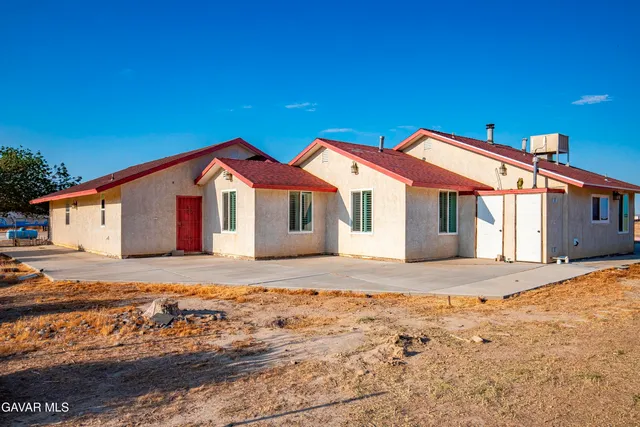 $959,000 | 4636 Avenue H E Lancaster Ca East, Lancaster, CA 93535