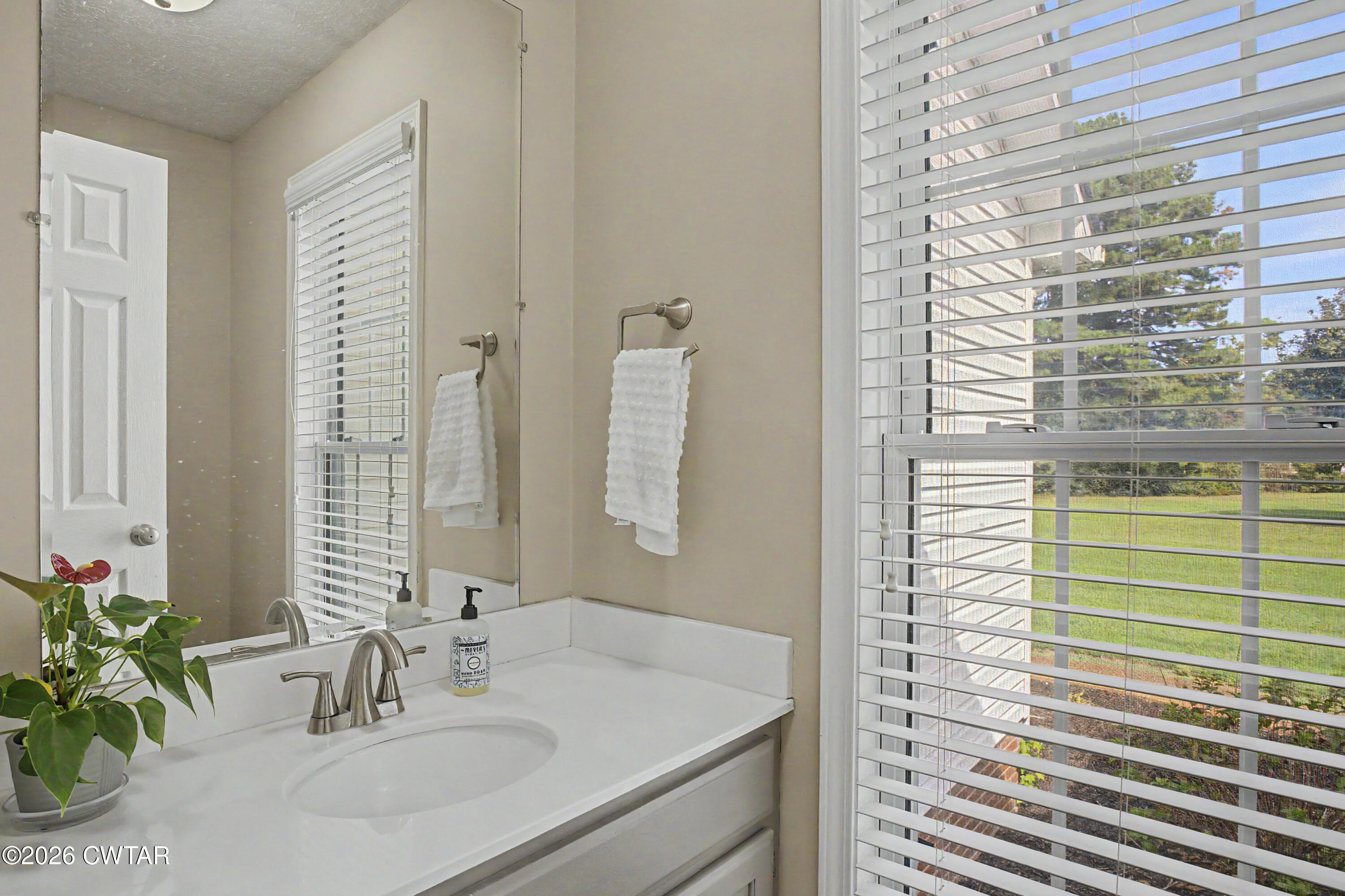 51 R Gann Road Milan, TN 38358 - Photo 12 of 44 Guest Half Bathroom