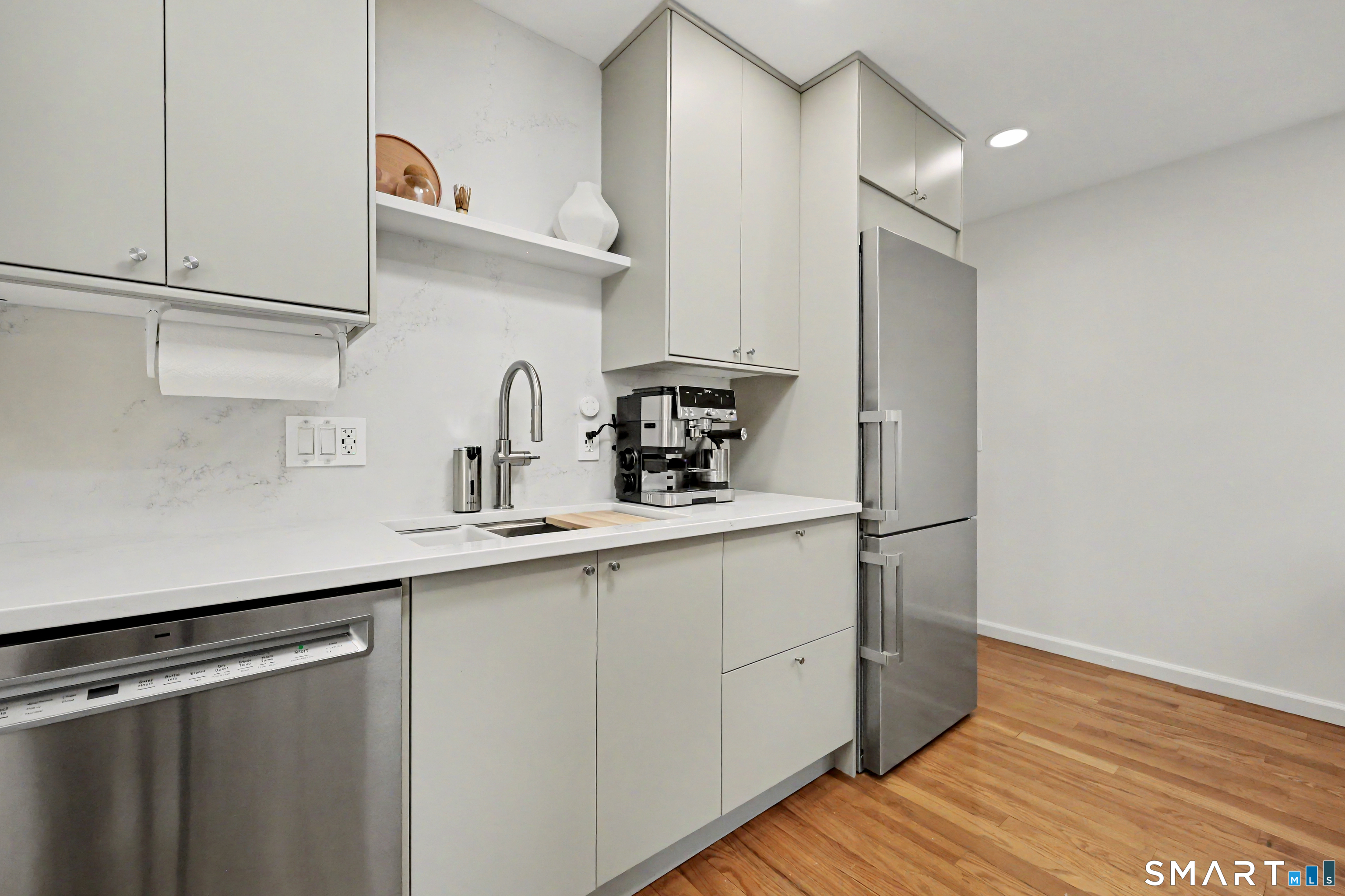 57 Rock Spring Road, Unit 15 Stamford, CT 06906 - Photo 6 of 28