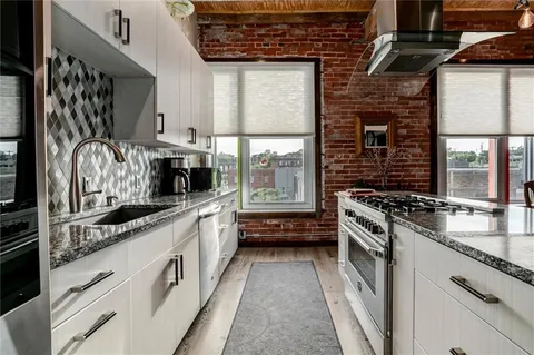 $459,000 | 1803 Wyandotte Street, Unit 301, Kansas City, MO 64108