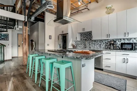 $459,000 | 1803 Wyandotte Street, Unit 301, Kansas City, MO 64108