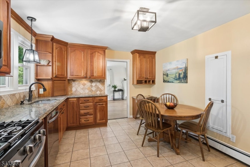 336 Vanderveer Road Bridgewater, NJ 08807 - Photo 10 of 23
