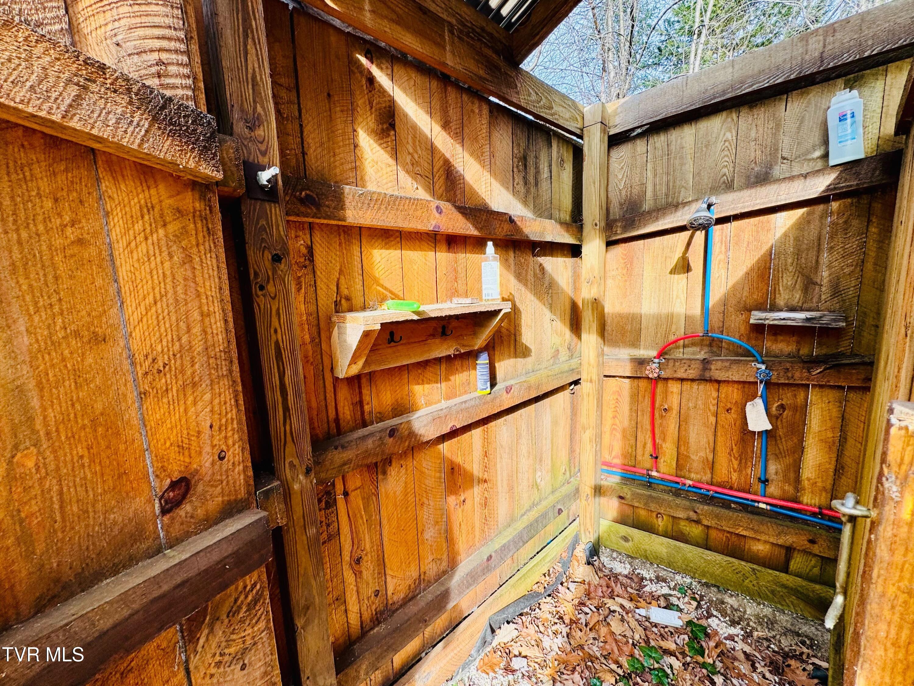 391 Hopper Road Shady Valley, TN 37688 - Photo 9 of 25 IMG_6217