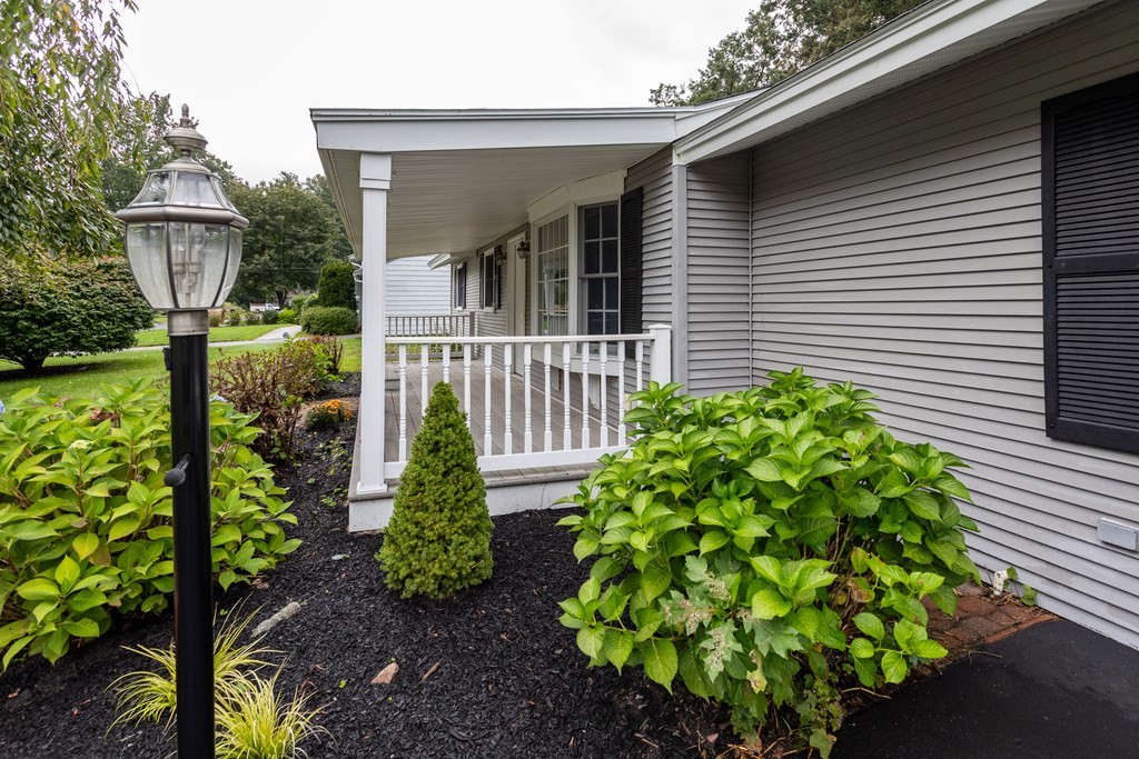 14 Fairbrook Road Framingham, MA 01701 - Photo 5 of 24 a front view of a house with garden
