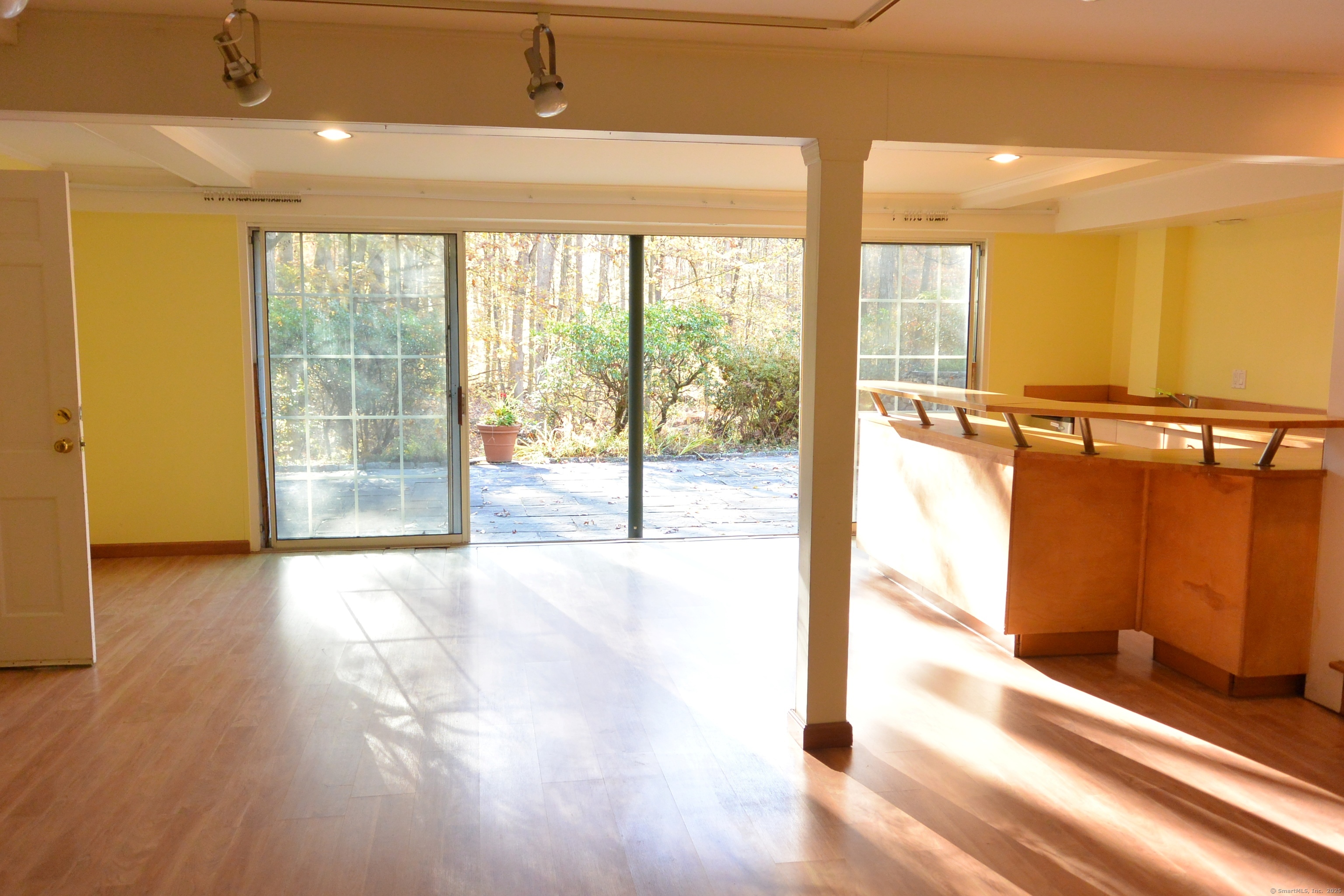 439 Cheese Spring Road New Canaan, CT 06840 - Photo 23 of 36 a view of an empty room and window
