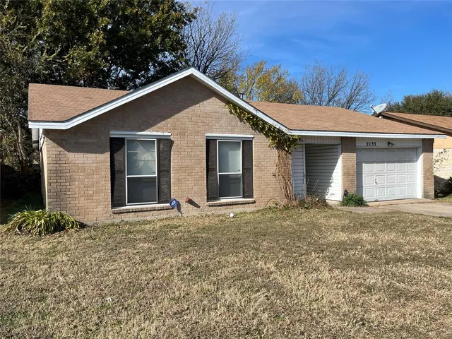 $1,975 | 2133 Quail Hollow Drive, Grand Prairie, TX 75051