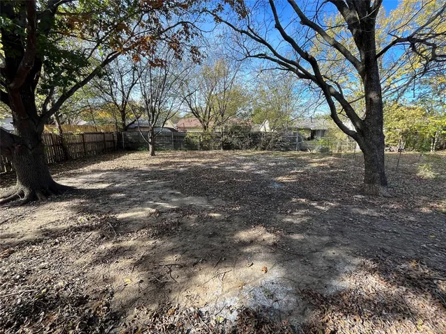 $1,975 | 2133 Quail Hollow Drive, Grand Prairie, TX 75051