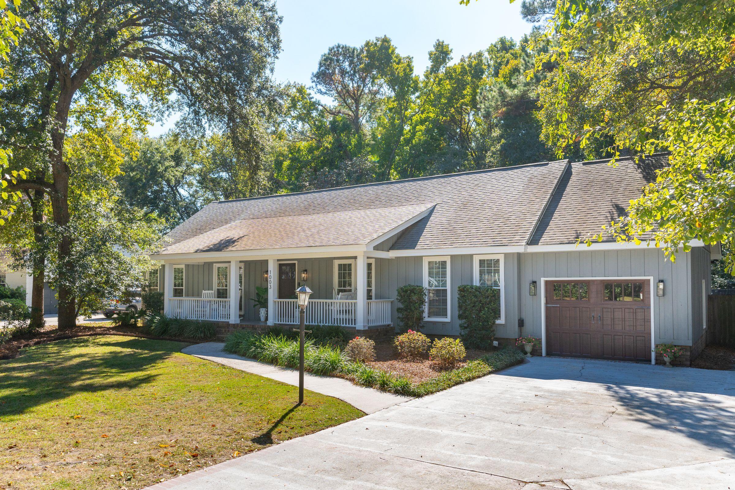 1003 Harbortowne Road Charleston, SC 29412 - Photo 3 of 50 1003HarbortowneRd-KeenEyeMarketing-003