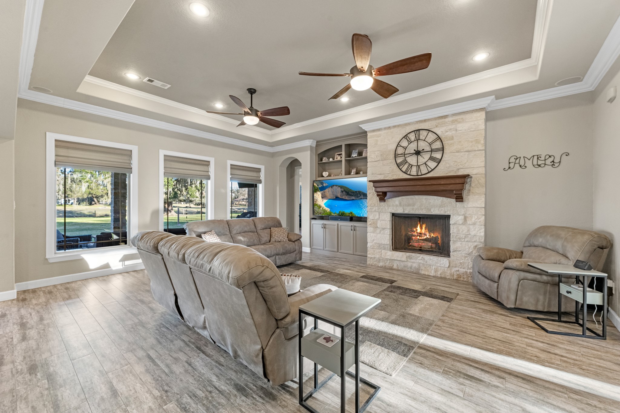 726 Stallion Circle Angleton, TX 77515 - Photo 13 of 50