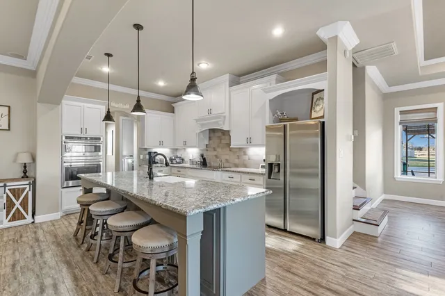 $699,000 | 726 Stallion Circle, Angleton, TX 77515