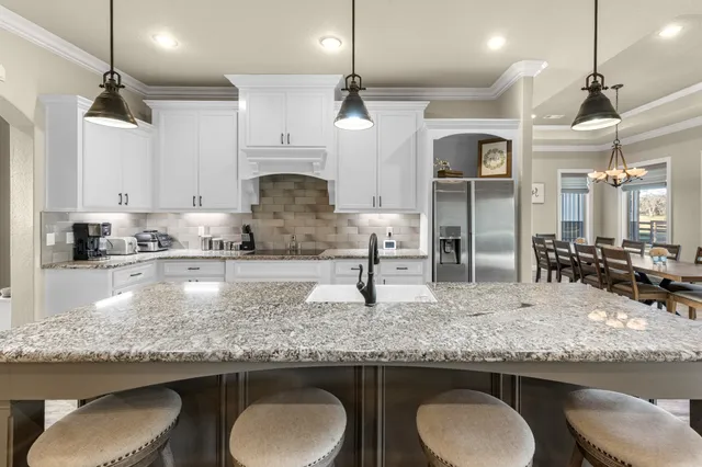 $699,000 | 726 Stallion Circle, Angleton, TX 77515