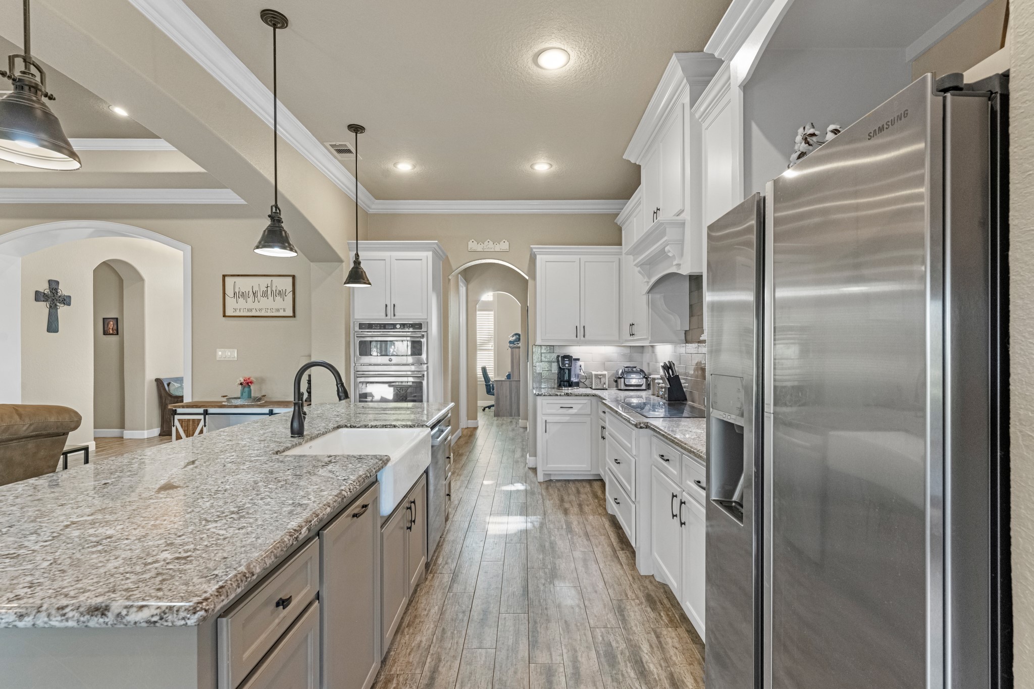 726 Stallion Circle Angleton, TX 77515 - Photo 20 of 50