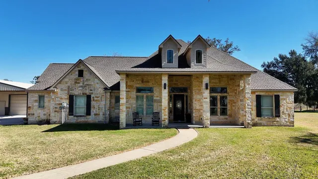 $699,000 | 726 Stallion Circle, Angleton, TX 77515