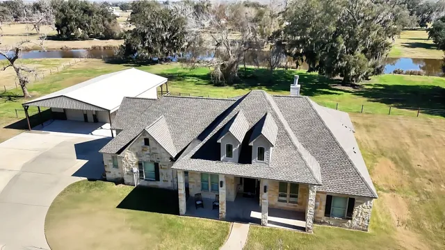 $699,000 | 726 Stallion Circle, Angleton, TX 77515