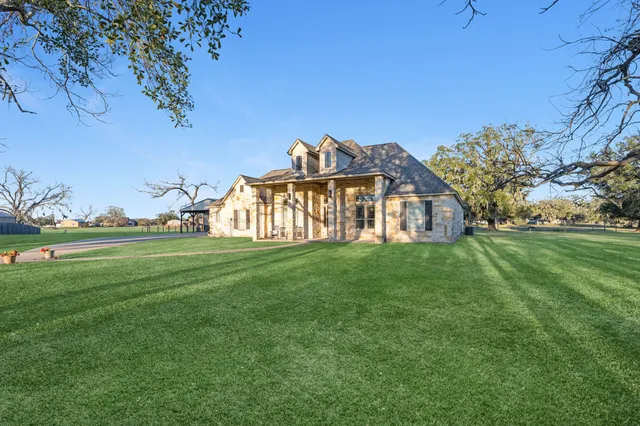 $699,000 | 726 Stallion Circle, Angleton, TX 77515