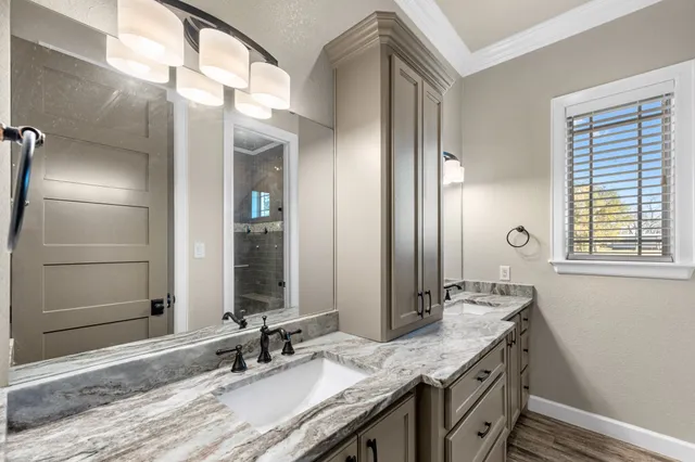 $699,000 | 726 Stallion Circle, Angleton, TX 77515