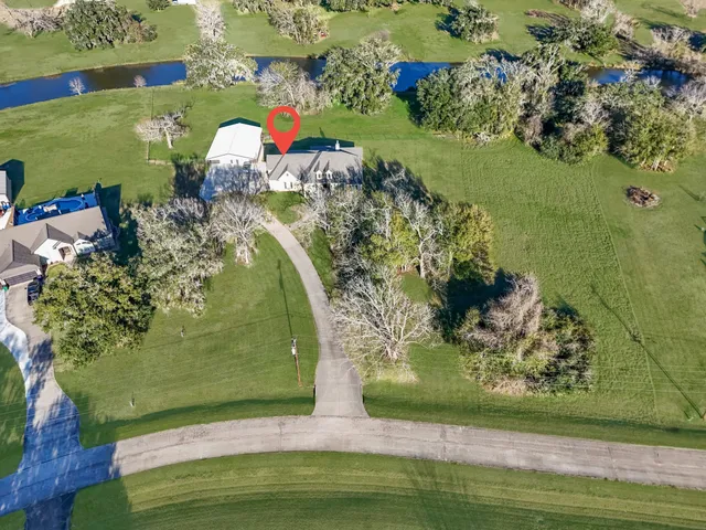 $699,000 | 726 Stallion Circle, Angleton, TX 77515