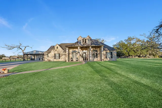 $699,000 | 726 Stallion Circle, Angleton, TX 77515