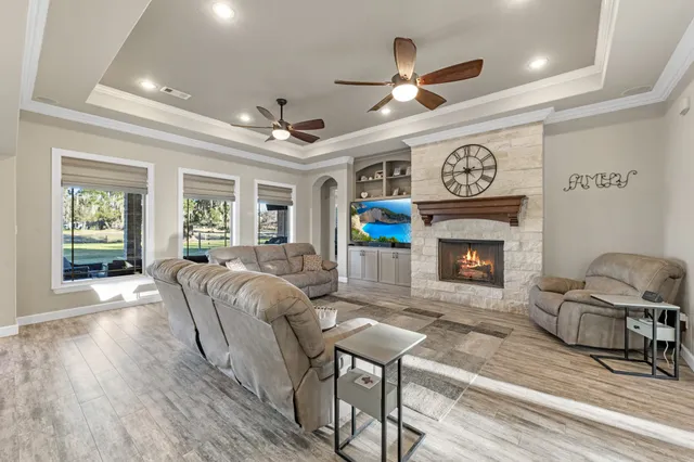 $699,000 | 726 Stallion Circle, Angleton, TX 77515