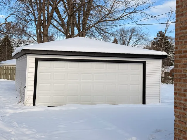 $419,700 | 118 Windsor Lane, Glendale Heights, IL 60139