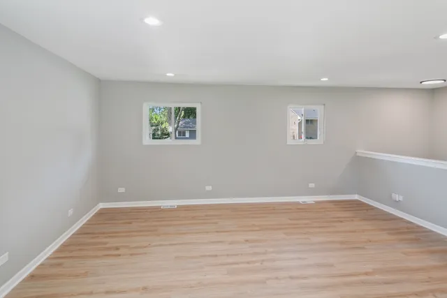 $419,700 | 118 Windsor Lane, Glendale Heights, IL 60139