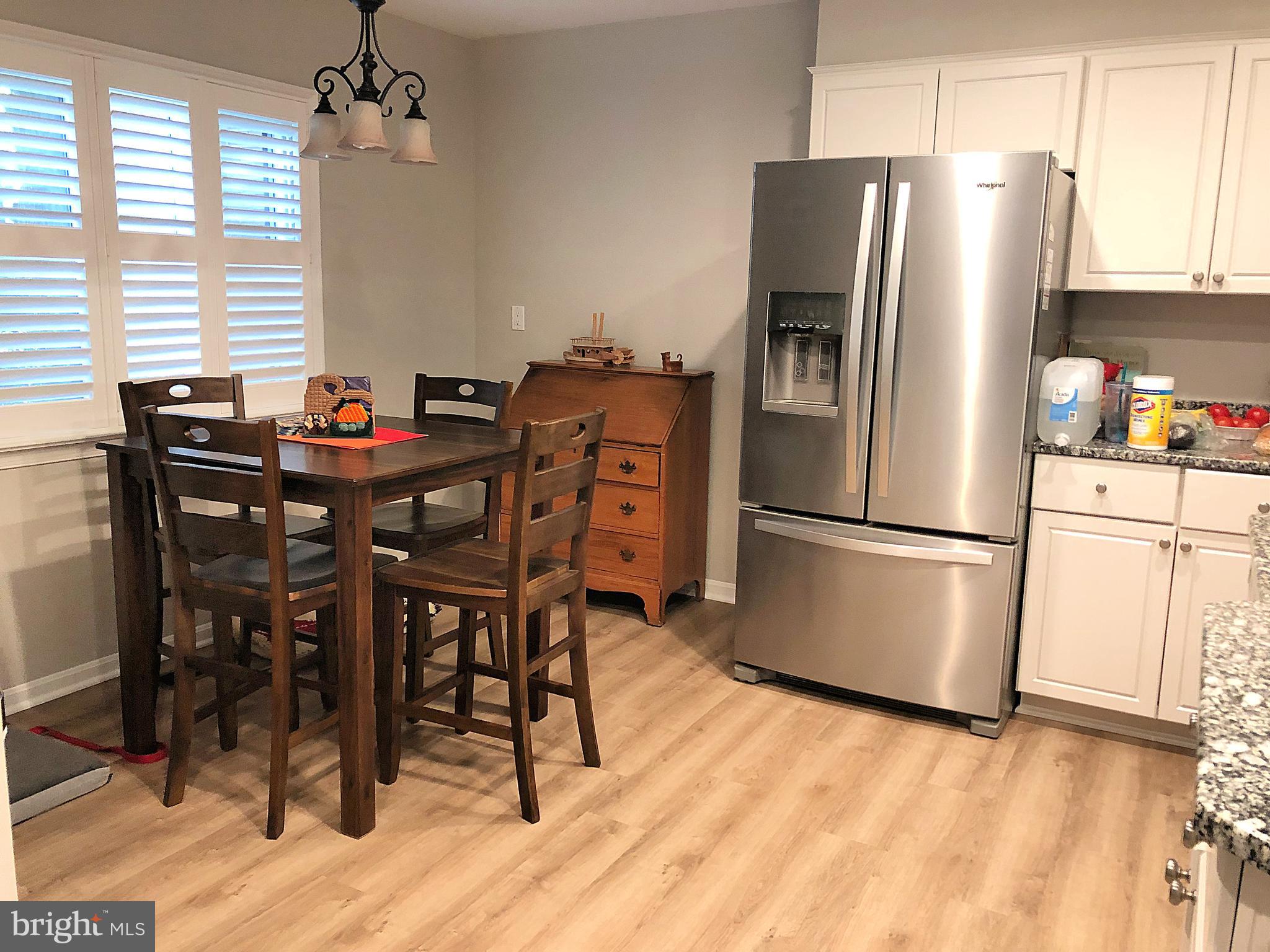 11042 Saffold Way Reston, VA 20190 - Photo 10 of 50 Eat-in Space