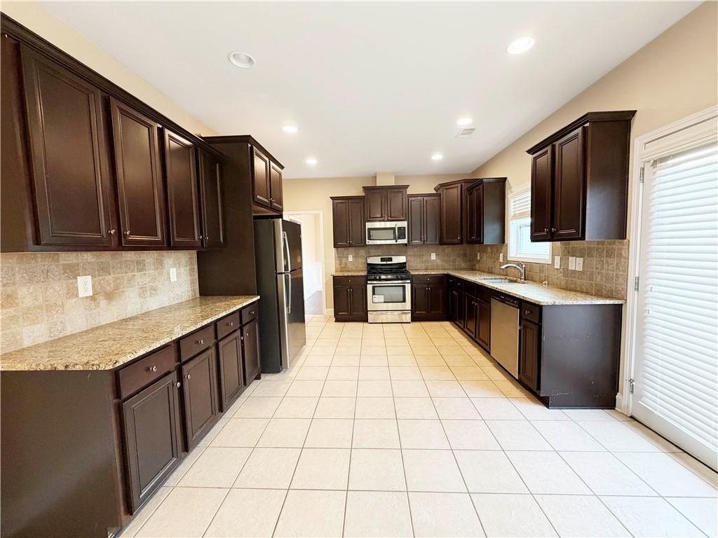3829 Baxley Ridge Drive Suwanee, GA 30024 - Photo 2 of 25