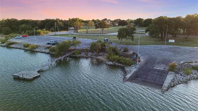 $995,000 | 124 Garza Road, Shady Shores, TX 76208