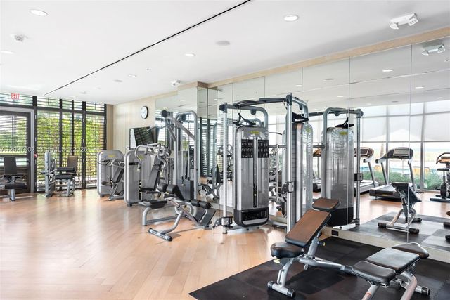 $18,500,000 | 350 Ocean Drive, Unit LPH2N, Key Biscayne, FL 33149
