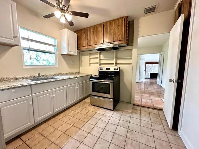 $1,800 | 2101 Ponce De Leon Avenue, West Palm Beach, FL 33407