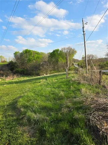 $375,000 | 10901 Northeast Reinking Road, Kansas City, MO 64156