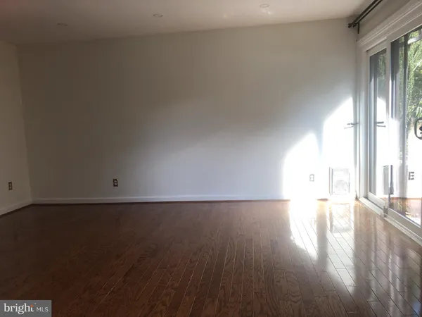 $2,800 | 2254 Coppersmith Square, Reston, VA 20191