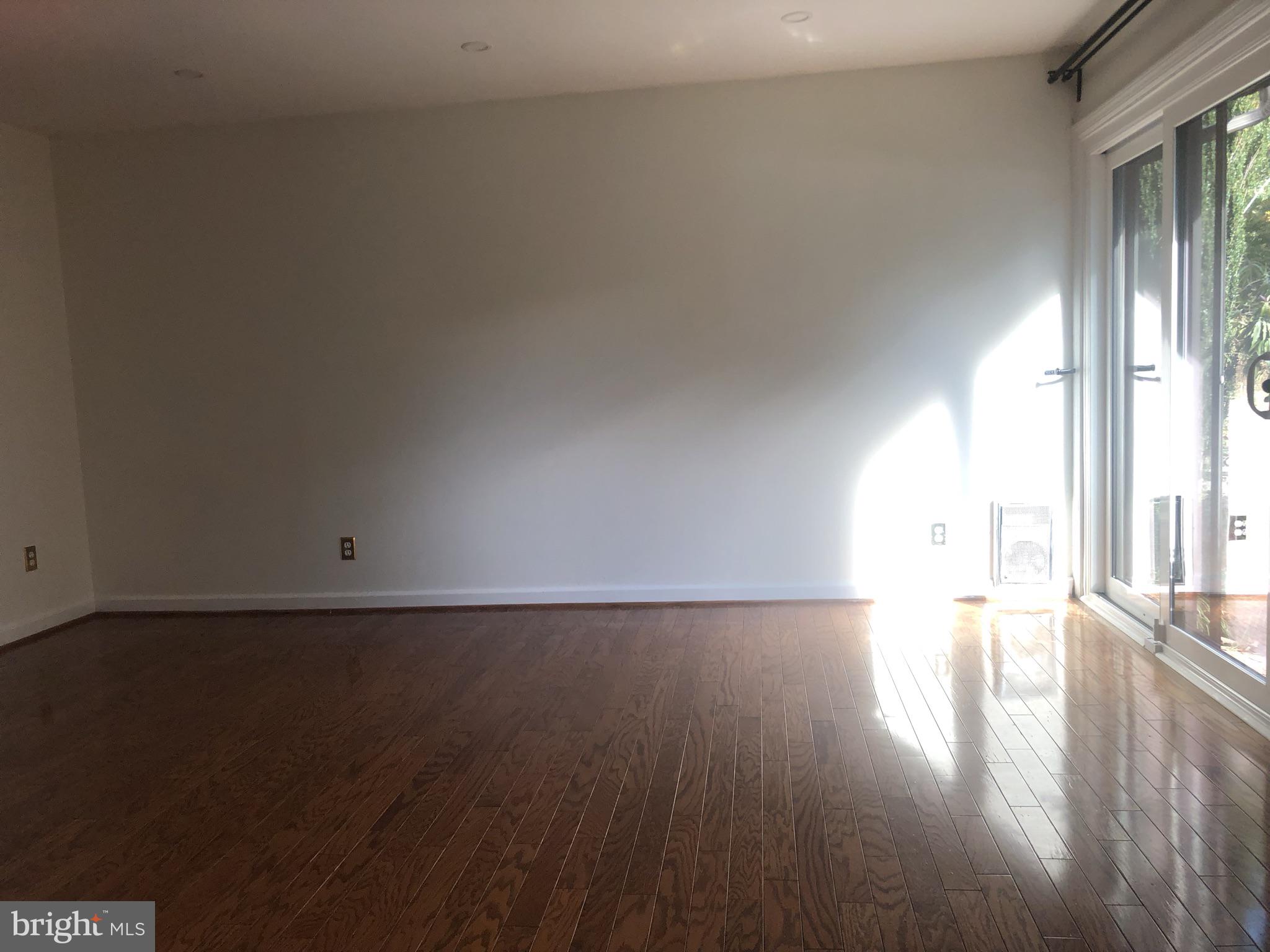 2254 Coppersmith Square Reston, VA 20191 - Photo 5 of 35