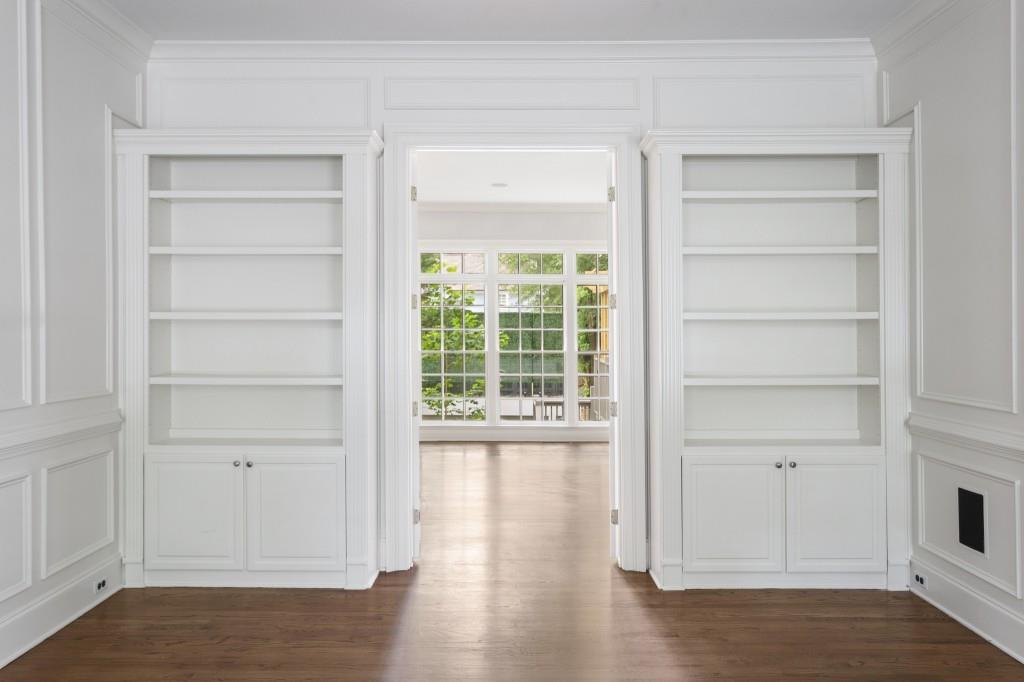 2181 McKinley Road Northwest Atlanta, GA 30318 - Photo 22 of 75