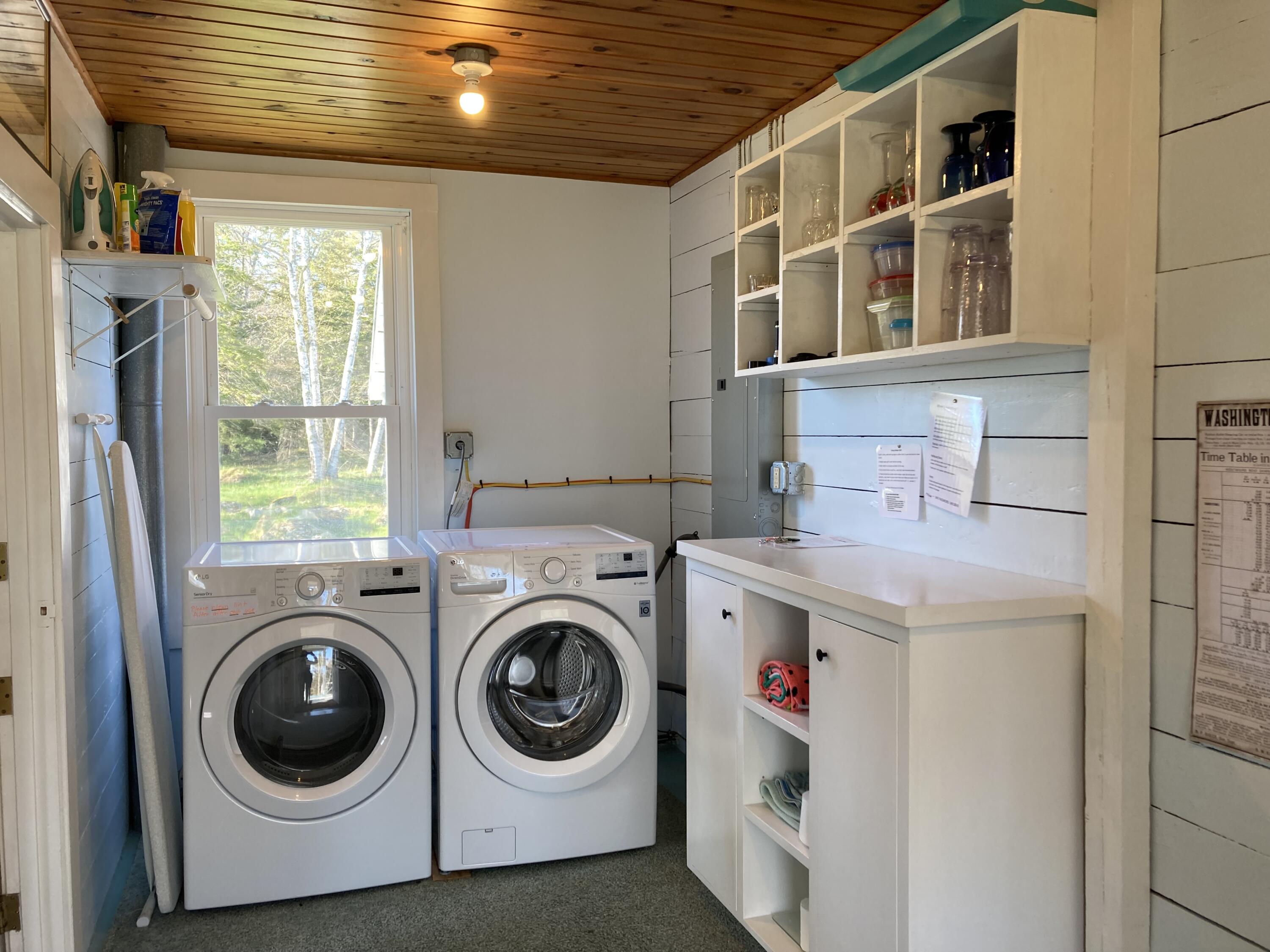 455 Point Road Hancock, ME 04640 - Photo 3 of 30 Entryway and laundry.