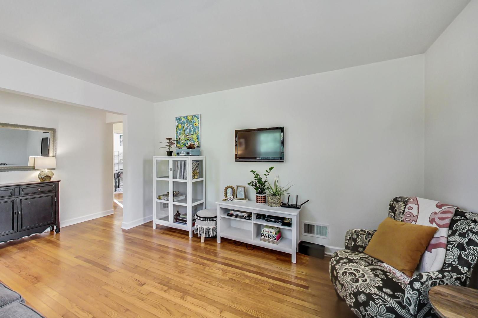 280 East Burlington Street Riverside, IL 60546 - Photo 4 of 27