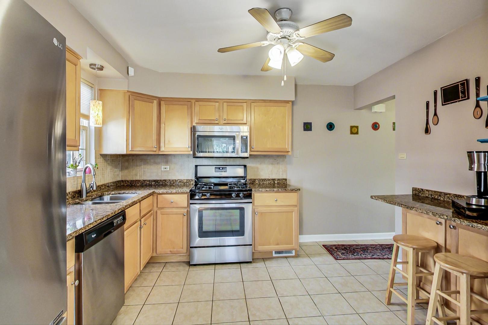 280 East Burlington Street Riverside, IL 60546 - Photo 8 of 27